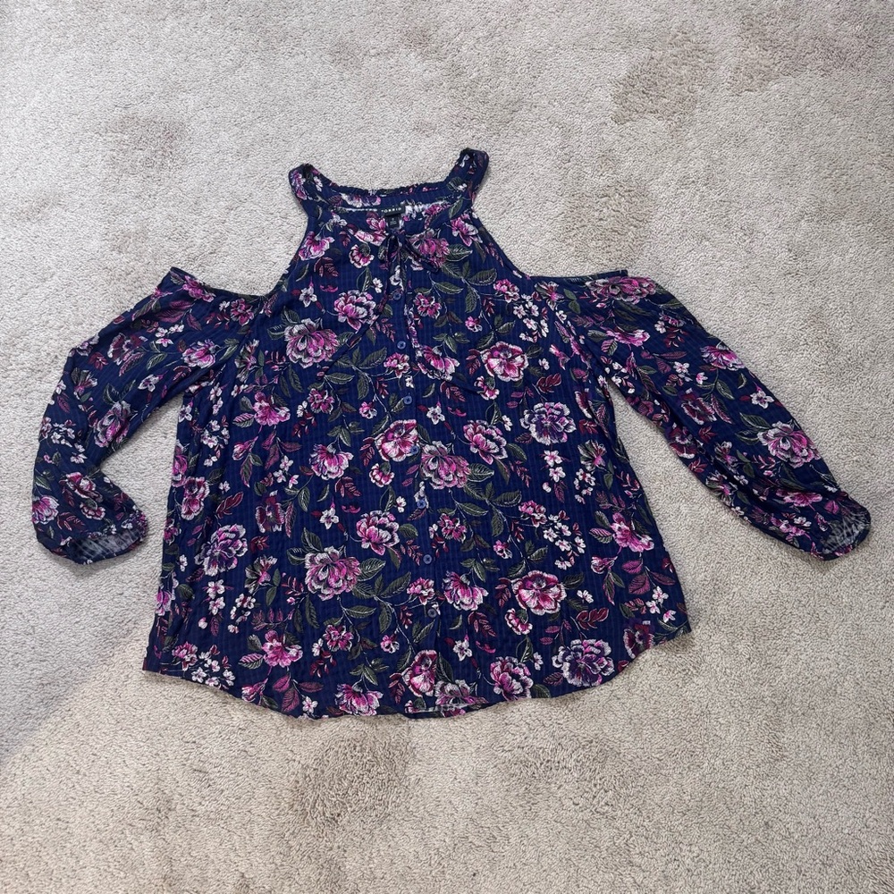 Torrid Cold Shoulder Blue Pink Floral Crinkle Gauze Tie Front Size 0  Feminine‎